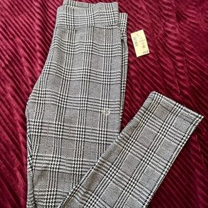 Aeropostale leggings.